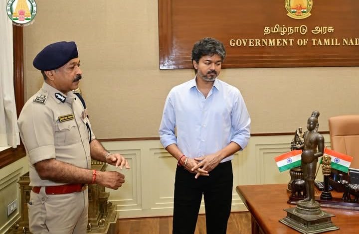 இங்கிலாந்திலிருந்து மீட்கப்பட்ட பழமையான திருமங்கை ஆழ்வார் சிலை: முதல்வர் தலைமைச் செயலகத்தி