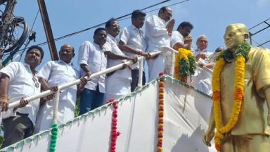 ஜி.கே. மூப்பனார் பிறந்தநாள்: புதுச்சேரியில் திருவுருவச் சிலைக்கு காங்கிரஸ் கட்சியினர் மாலை