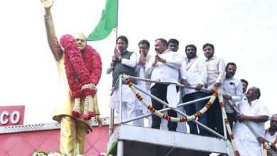 ராஜீவ் காந்தி 82-வது பிறந்தநாள்: சென்னை சின்னமலையில் காங்கிரஸ் கட்சியினர் மரியாதை