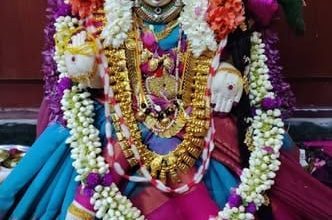 குடும்ப நலம், செல்வம் பெருக வரலக்ஷ்மி நோன்பு: தமிழகம் முழுவதும் விமரிசையாக வழிபாடு!