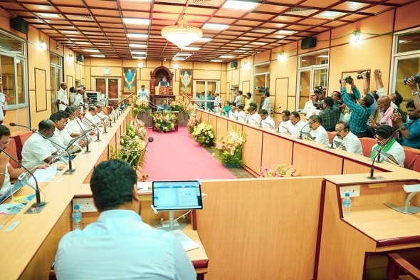 புதுச்சேரி சட்டப்பேரவை பட்ஜெட் கூட்டத்தொடர்: கவர்னர் உரையுடன் இன்று கோலாகலமாகத் துவக்கம்