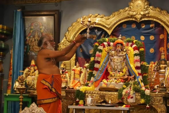 புதுச்சேரி மணக்குள விநாயகர் கோவில் பிரம்மோற்சவம்: வி.பி.ராமலிங்கம் பங்கேற்பு