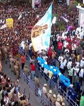 சென்னை பெசன்ட் நகர் வேளாங்கண்ணி மாதா ஆலயத்தின் 54 ஆவது ஆண்டு திருவிழா கொடியேற்றத்துடன் தொட
