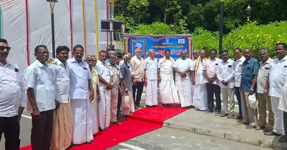 ஏதுவார் குபேர் சிலைக்கு மலரஞ்சலி