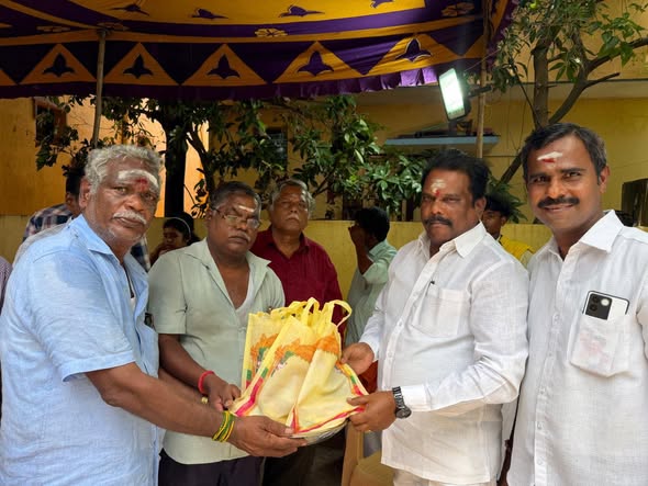 முதலியார்பேட்டை ஆடி திருவிழா பாஸ்கர் கூழ் வழங்கல்