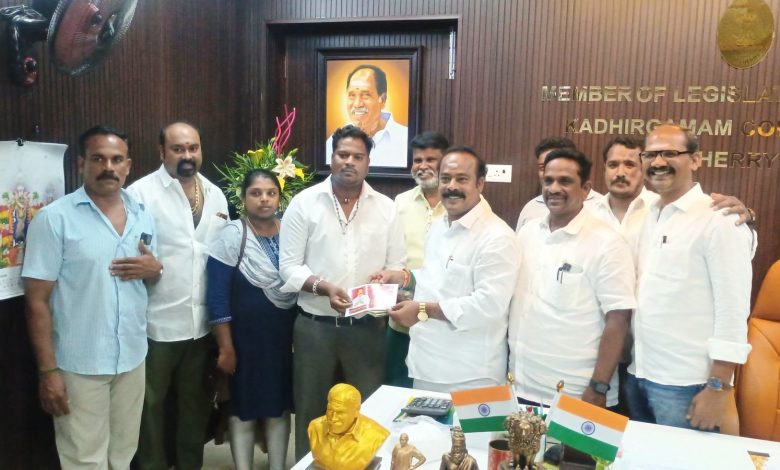 கதிர்காமம் எம்எல்ஏ அழகு வீடு கட்ட மானியம் வழங்குதல்