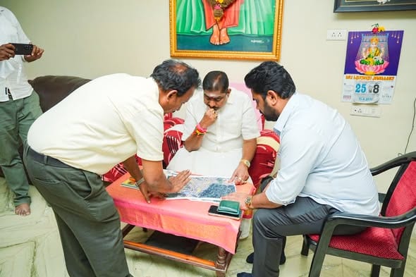காமராஜ் நகர் தொகுதி வளர்ச்சி: அமைச்சர் நமச்சிவாயத்துடன் ஜோஸ் சார்லஸ் மார்டின் ஆலோசனை