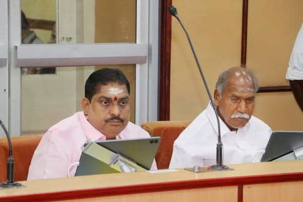 புதுச்சேரியில் தொடர்ந்து குற்றச் செயல்களில் ஈடுபட்டு வரும் நபர்கள் மீது கடும் நடவடிக்கை எட