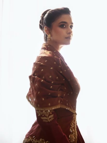 Photos from Keerthy Suresh's post (படம் 6)