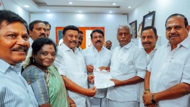சென்னை கமலாலயத்தில் All India Anna Dravida Munnetra Kazhagam (AIADMK) சார்பில் அக்கட்சியி