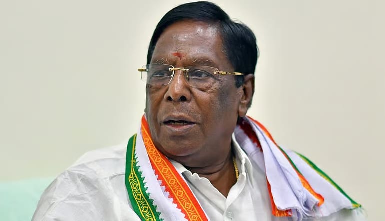 “காங்கிரஸ் கட்சி TVK-வுக்கு அடிமை அல்ல” - முன்னாள் முதல்வர் நாராயணசாமி ஆவேசம்!