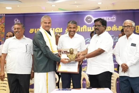 விழுப்புரம் நாடாளுமன்ற உறுப்பினரும் எழுத்தாளருமான மாண்புமிகு துரை.இரவிக்குமார் அவர்கள்ளின்