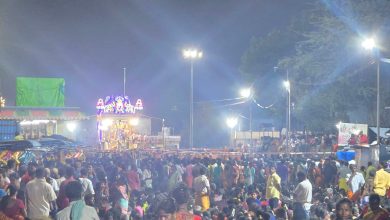 மேல்மலையனூர் அங்காளம்மன் ஆலயத்தில் ஆவணி மாத அமாவாசை ஊஞ்சல் உச்சத்தை காண மக்கள் கூட்டம்