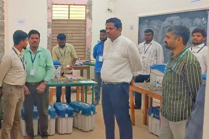 சின்னம் பொருத்தும் பணி