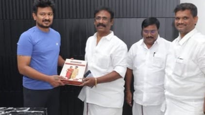 திமுக இளைஞர் அணி செயலாளர் உதயநிதி ஸ்டாலினுடன் புதுச்சேரி திமுக நிர்வாகிகள் சந்திப்பு: தட்டாஞ்சாவடி இடைத்தேர்தல் குறித்து
