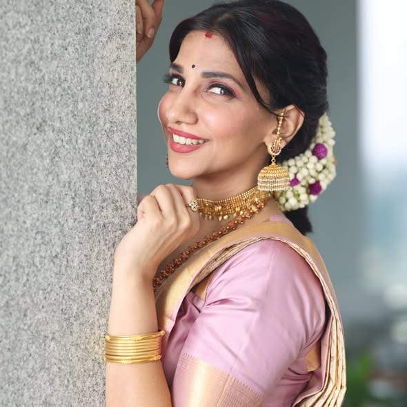 Photos from Vj Bhavna's post (படம் 4)