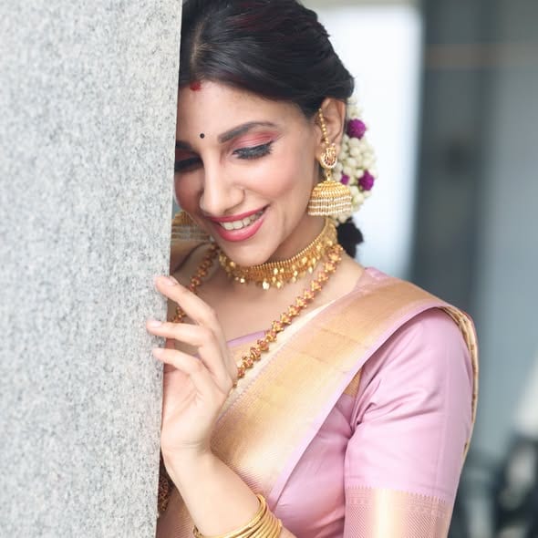 Photos from Vj Bhavna's post (படம் 5)