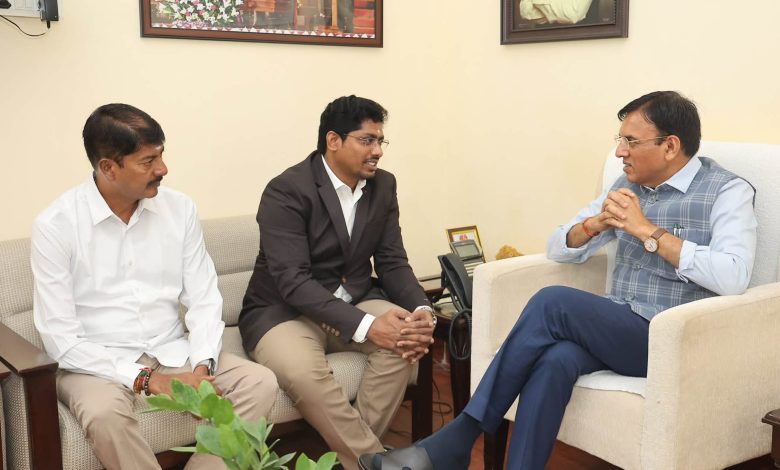 Dr. V. Vigneswaran, MBBS, MLA, representing the Nedungadu–Kottucherry Constituency, met th