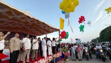 புதுச்சேரி கடற்கரைச் சாலையில் உள்ள காந்தி சிலை அருகே, போதைப்பொருட்களுக்கு எதிரான விழிப்புண