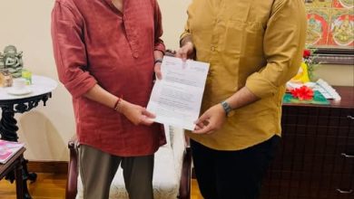 புதுச்சேரி ராஜ் பவன் தொகுதி மழை வெள்ள பாதிப்பு: துணைநிலை ஆளுநரிடம் விக்னேஷ் கண்ணன் நேரில் மனு!