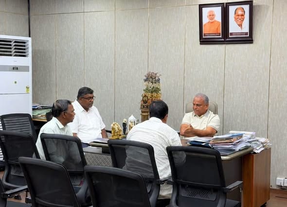 தட்டாஞ்சாவடி தொகுதி வளர்ச்சிப் பணிகள் குறித்து அமைச்சர் மல்லாடி கிருஷ்ணாராவ் தலைமையில் எம்
